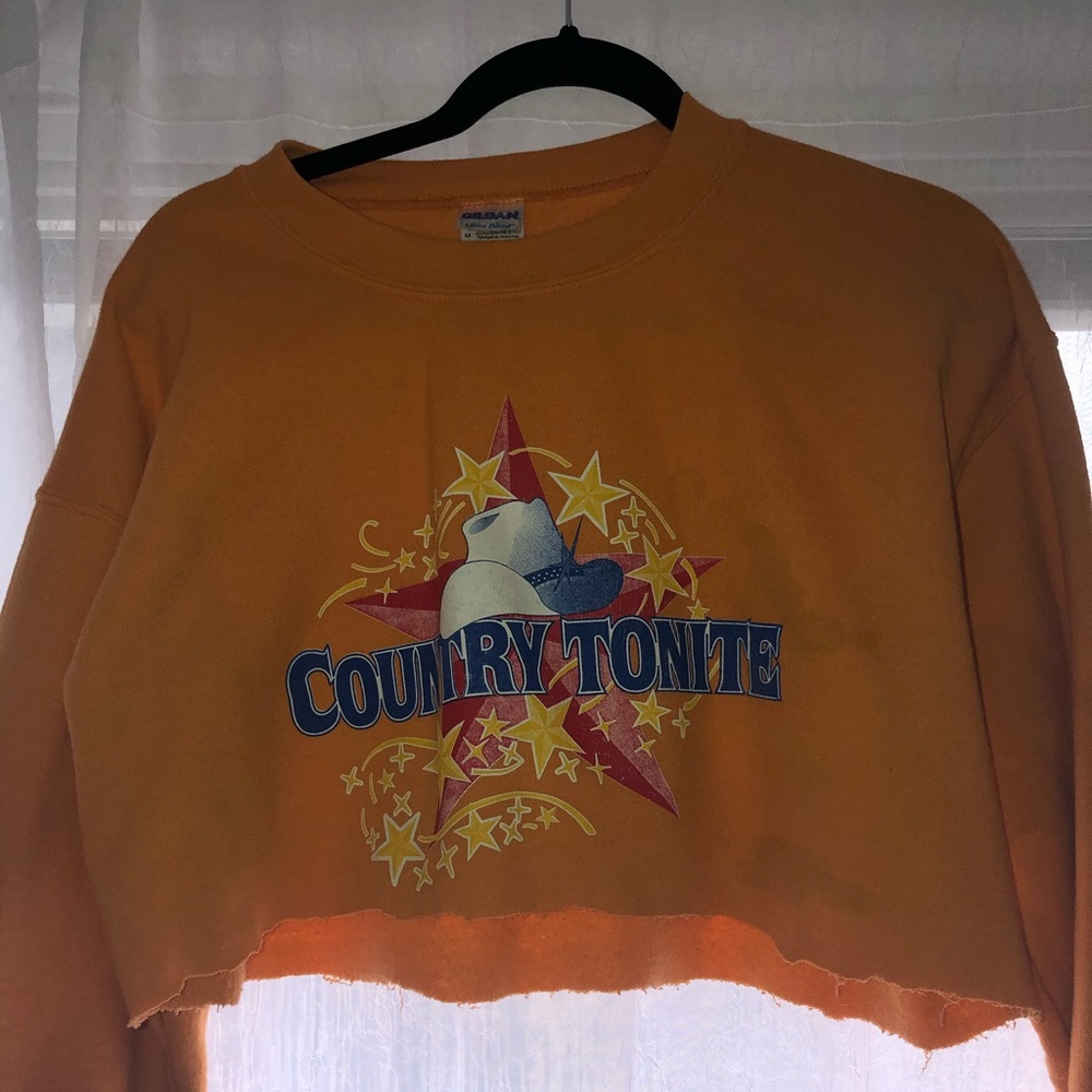 Cropped crew neck